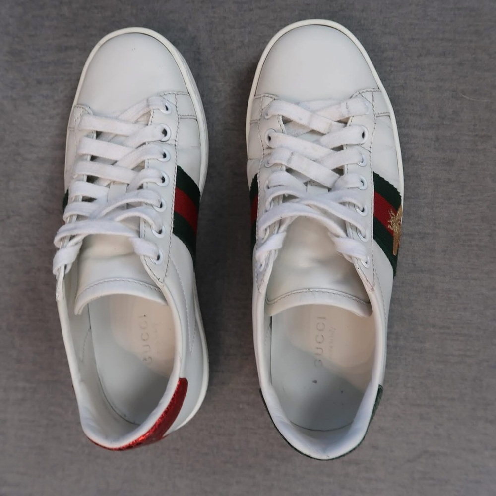 ❌SOLD❌White Sneakers with Green and Red Stripe (34) - Picture 3 of 7